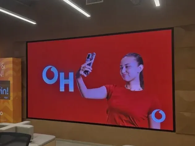 Grote LED-wand aangestuurd met Stremo bij VodafoneZiggo